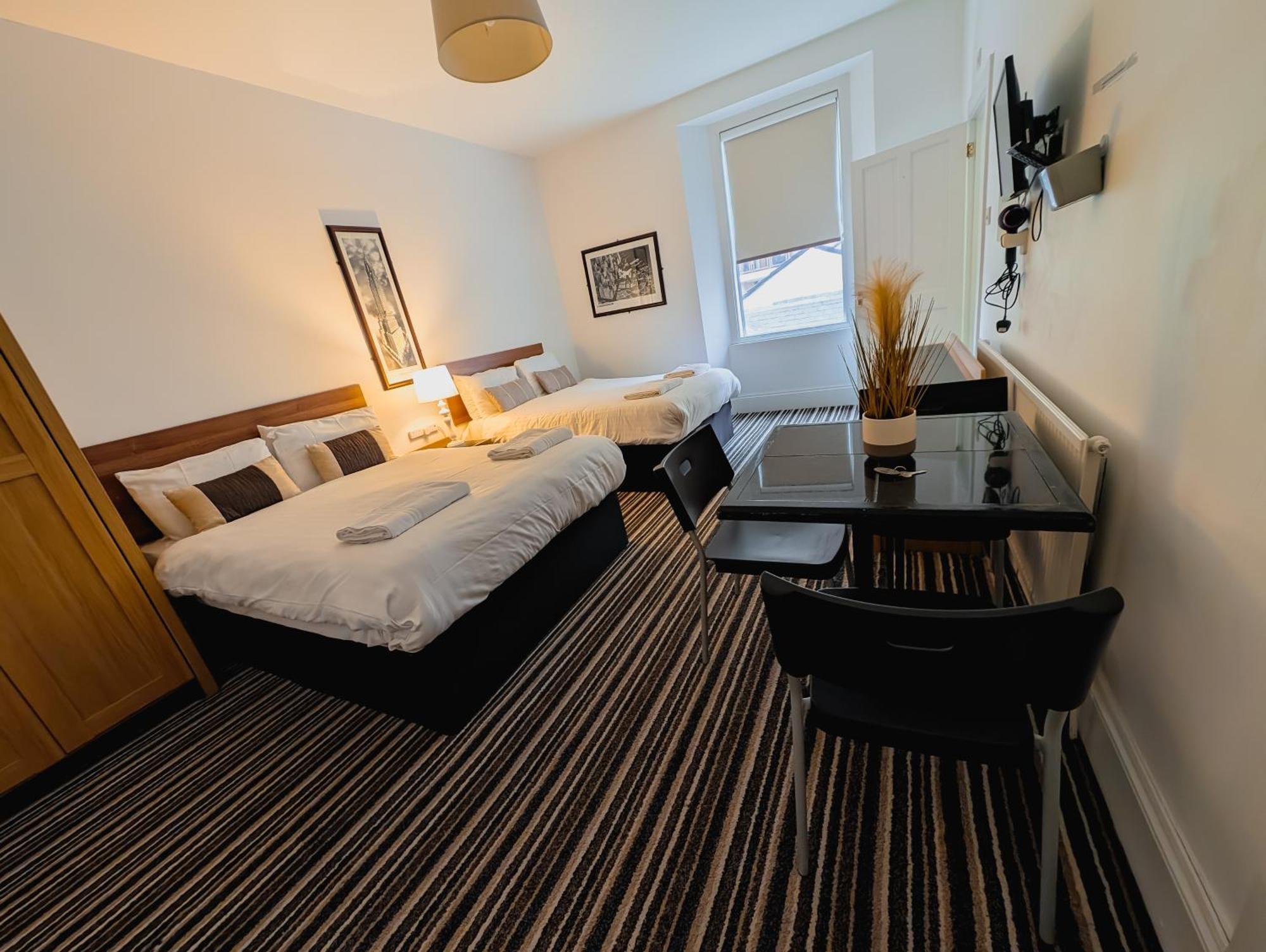 Bay & Harbour Holiday Apartments & Rooms Only Weston-super-Mare Exterior photo